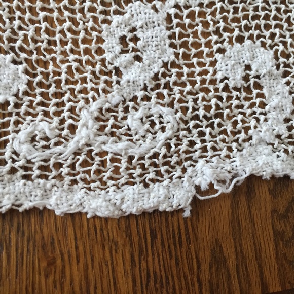 ANTIQUE FILET CROCHET TABLE LINEN 36"X40" - Picture 3 of 6